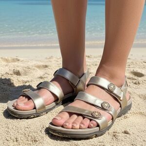 Vionic Gold Sandals 8